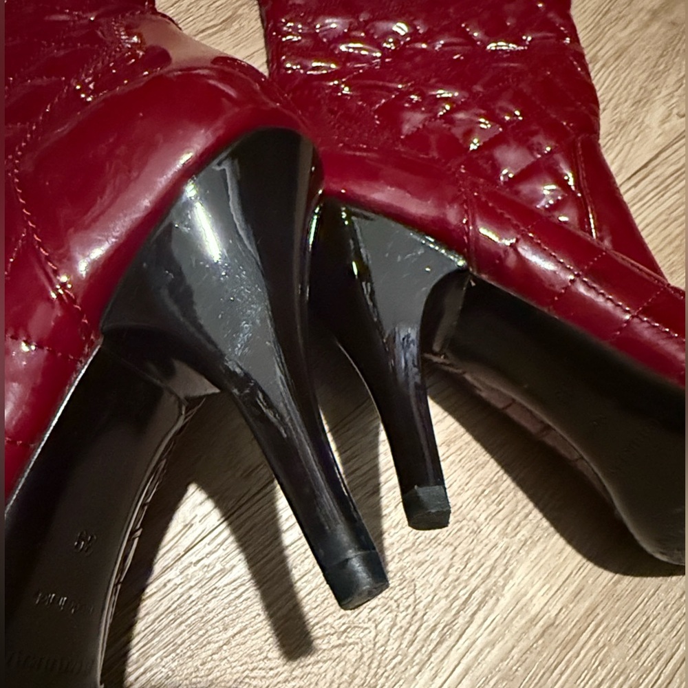 Burberry Burgundy Quilted Heeled Boots - Picture 7 of 14